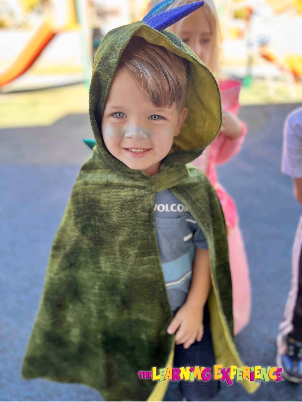 Great Pretenders Kids Green Dragon Hooded Costume Cape - size 5/6
